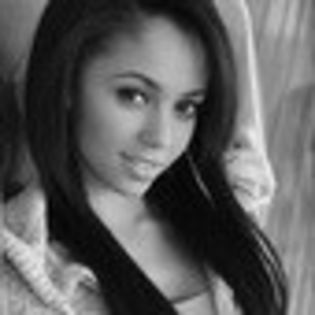 vanessa-morgan-969403l-thumbnail_gallery