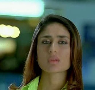 kareena caps (109) - Kareena Kapoor