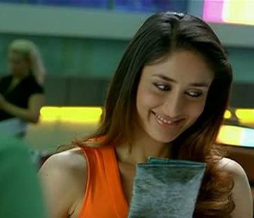 kareena caps (121) - Kareena Kapoor