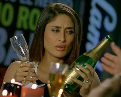 kareena caps (141) - Kareena Kapoor