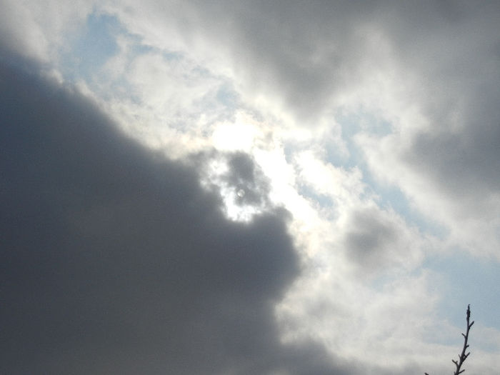 Spring Sky (2013, March 28, 3.34 PM)