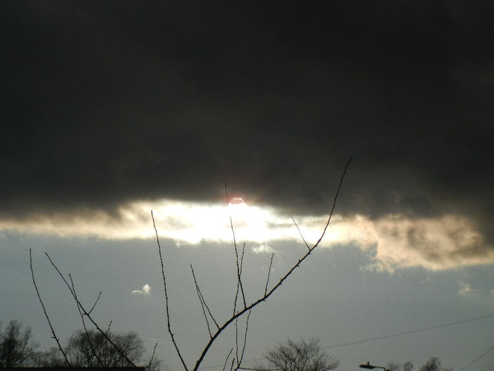 Spring Sun & Clouds (2013, April 04)