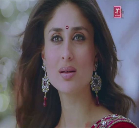 CHAMMAK CHALLO (18) - Kareena Kapoor