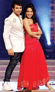 557436_347474982002887_697006243_n - Asha Negi si Rithvik Dhanjani poze COOL