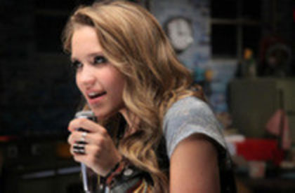 45878834_PWVHXTGLO - cine e fan emily osmet