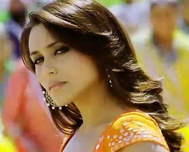 discowale khisko song (22) - Rani Mukherjee