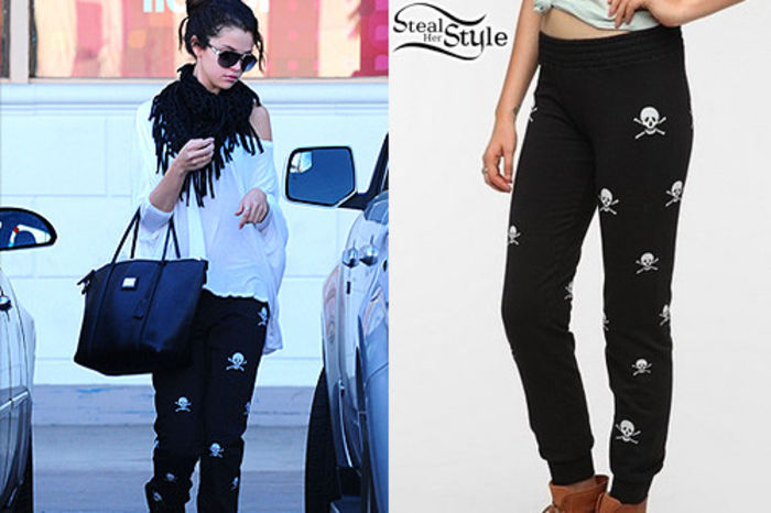 selenagomezskullpants