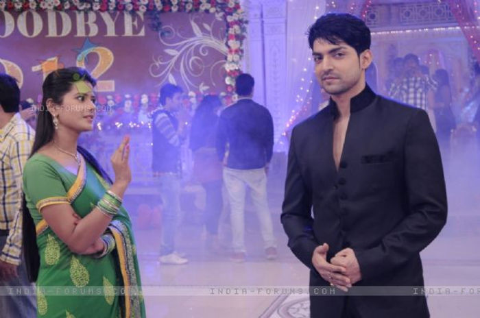 255645-gurmeet-choudhary-and-kratika-sengar-in-punar-vivah