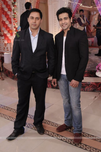 255641-rakesh-kukreti-and-dishank-arora-in-punar-vivah