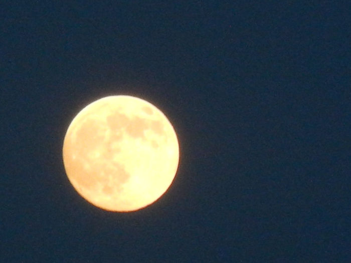 Beautiful Moon (2013, June 22, 9.19 PM)