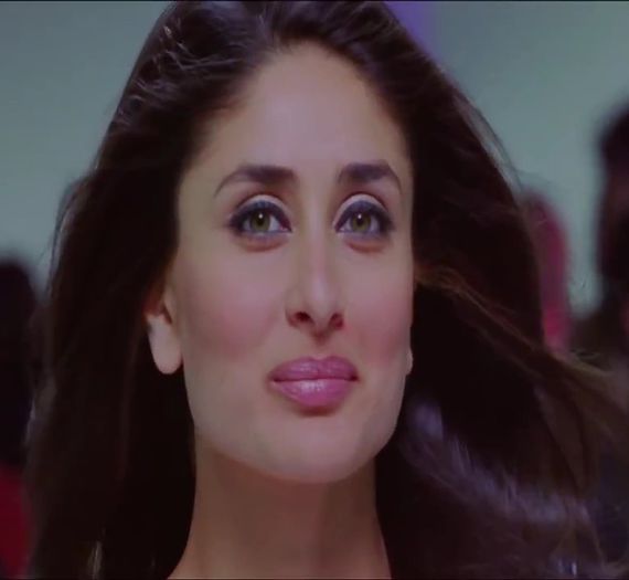 Criminal (Full Song) Ra.One _ ShahRukh Khan _ Kareena Kapoor_(720p).mp4_000046280 - Kareena Kapoor 2