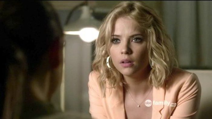 50 - l - O Ashley Benson