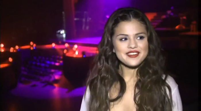 bscap0084 - xX_Interview - Selena on success of debut album Stars Dance