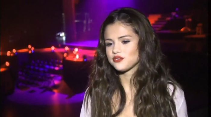 bscap0093 - xX_Interview - Selena on success of debut album Stars Dance