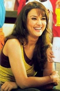 EcK8OdeoM10 - Preity Zinta 10