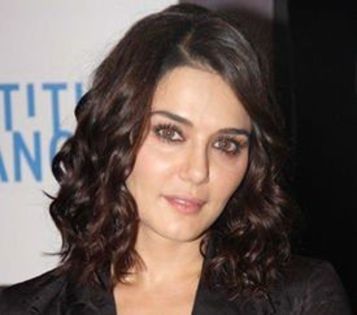 38eX-zwHKdc - Preity Zinta 10