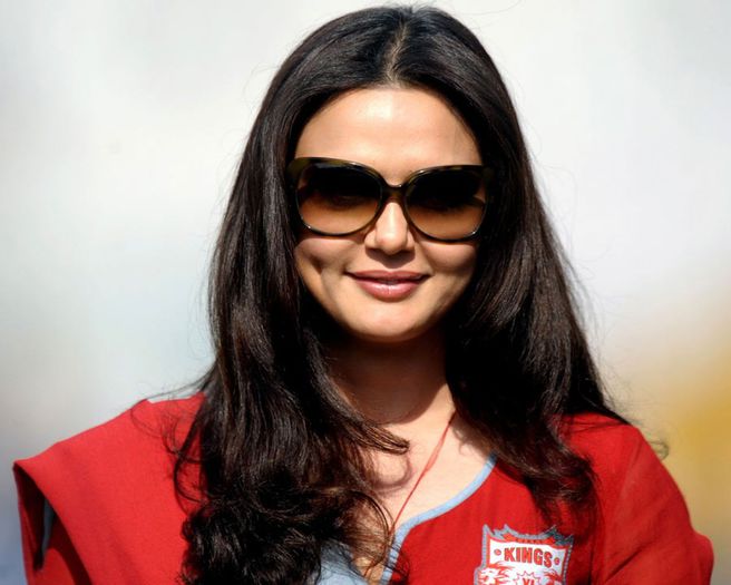 2011-preity-zinta-wallpapers-for-ipl-4