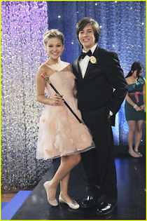 Olivia Holt Leo Howard