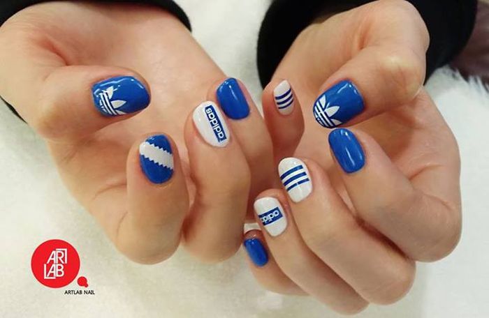 Dara-Adidas-Nail-Art