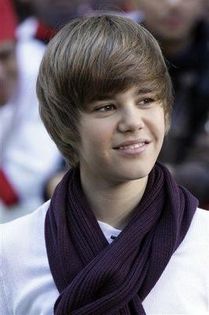 2Ce ai face daca J.Bieber  o sa vina in Romania special pt tine si apoi o sa te sarute?(raspunzi num