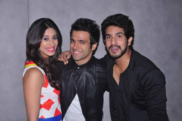 1001254_596468227080685_1353253401_n - 2-Asha si Rithvik de ziua lui