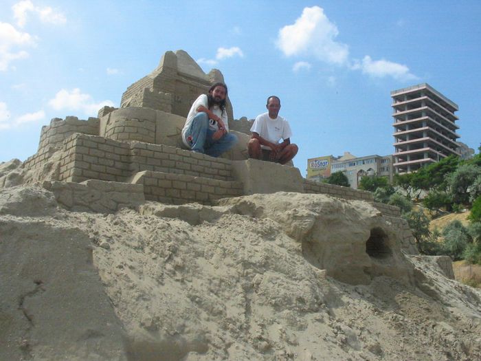 piramida de nisip castel plaja modern 03