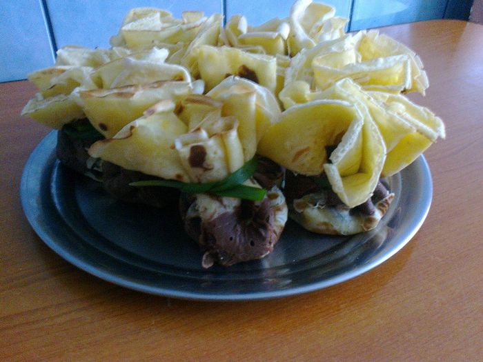 Clatite Saculeti bicolore cu urda si smantana - 3 - Culinar 2