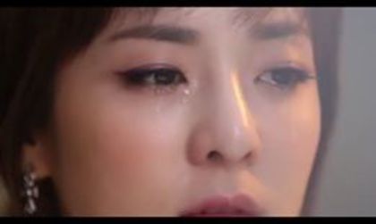 dara cry comeback home - 2NE1 11