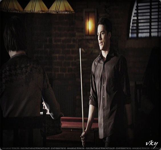 #► nu e nevoie #darling... o sa plec eu...*da sa urce scarile spre camera lui* - Episode - 10