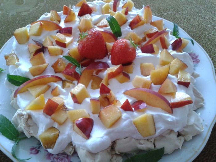 "Pavlova" tort pt Oana D - 1000 PAPA BUN 2