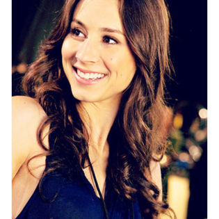 img-thing - x-The cute Troian Bellisario