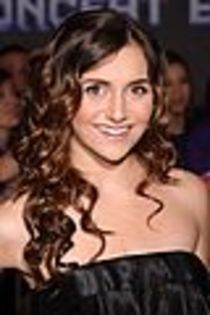 alyson-stoner-3d-premiere-07