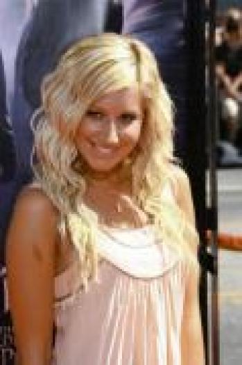 MCVKTXLBQERTJRFIITJ - ashley tisdale-sharpey