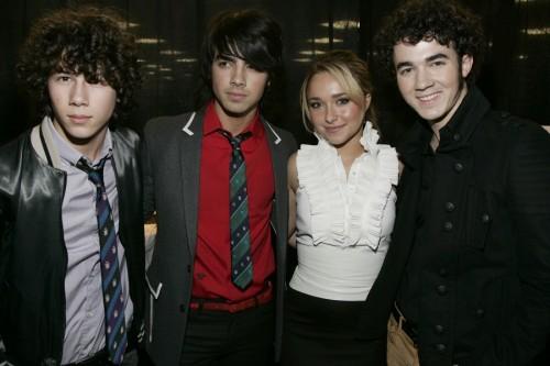 Hayden Panettiere Jonas Brothers Golden Globe Awards 2009 Presenters