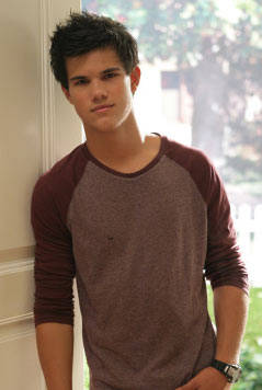 165_taylor-lautner