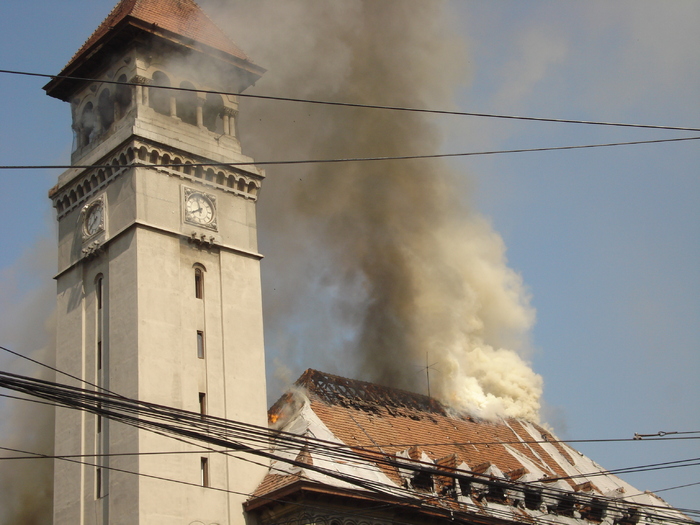 INCENDIU LA PRIMARIA SECT.1