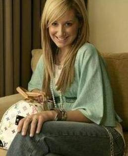 ALEEHSKXCMOPQBHXYIL - poze cu Ashley Tisdale