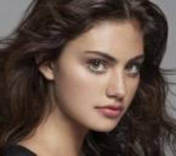 sau pe phoebe tonkin?