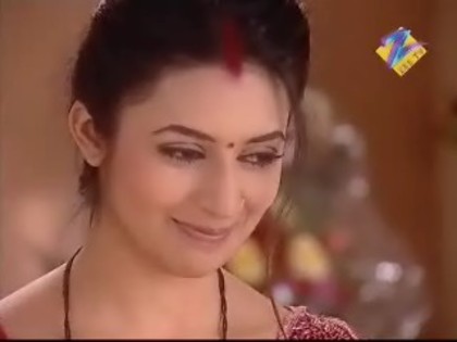 e9i3jo - Divyanka Tripathi