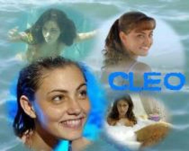 YGMRRUOWZEJKUXNNCEY - Cleo in h2o