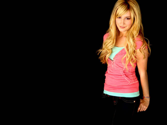 42 - poze ashley tisdale