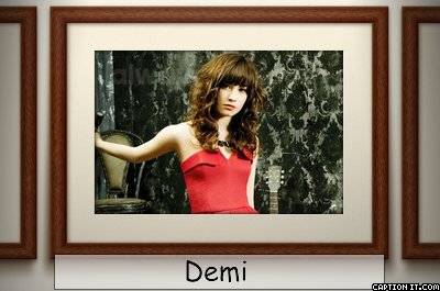 captionit025450I744D30 - Demi Lovato