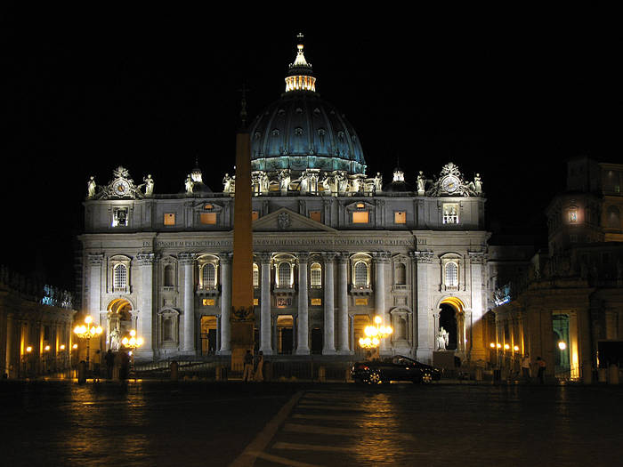 roma_basilica_sanpietro_noaptea