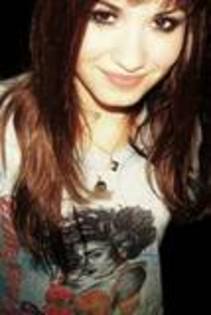 th_Demi_37 - Demi Lovato poze rare