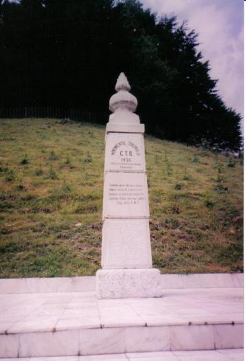 monument 12