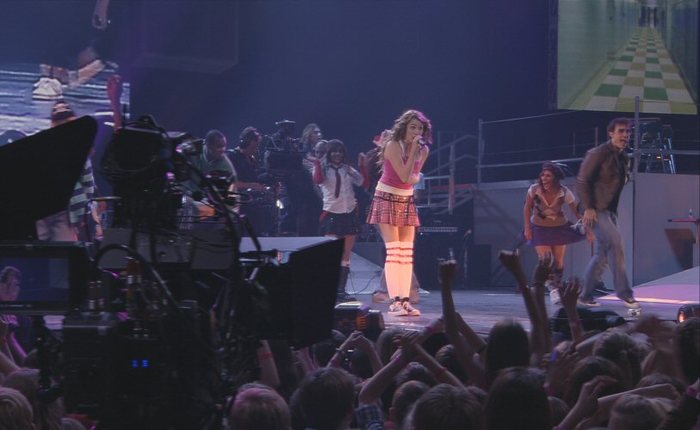 hannah-montana-miley-cyrus-best-of-both-worlds-concert-tour-3d-5[1] - miley cyrus