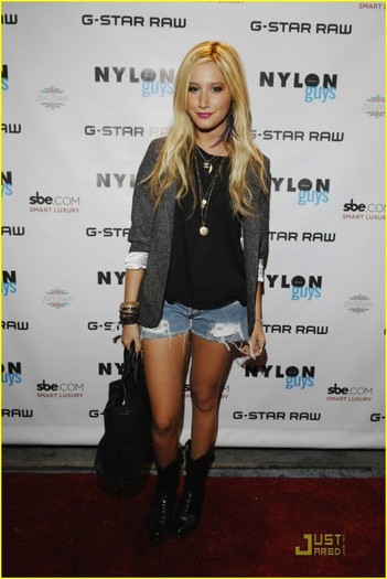 2usekno - Ashley Tisdale