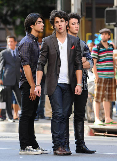 MRENAFMBIFOUBMKJEMR - Jonas Brothers