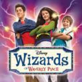 poster magicienii din waverly place