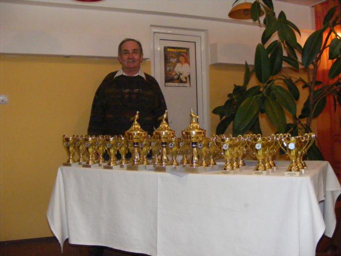Dl. Piroska Alexandru si trofeele castigatorilor